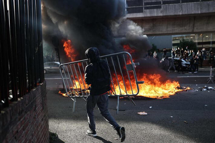 França tem dia nacional de protestos estudantis e atos se multiplicam ...