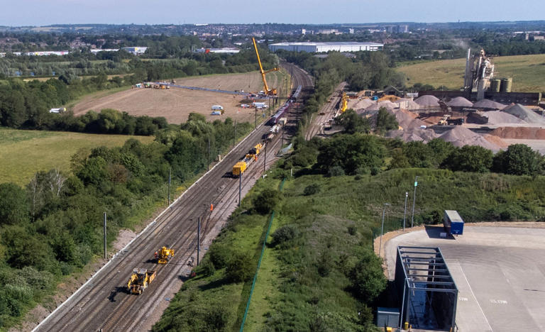 Train sped up past red light warning before fatal crash, review says