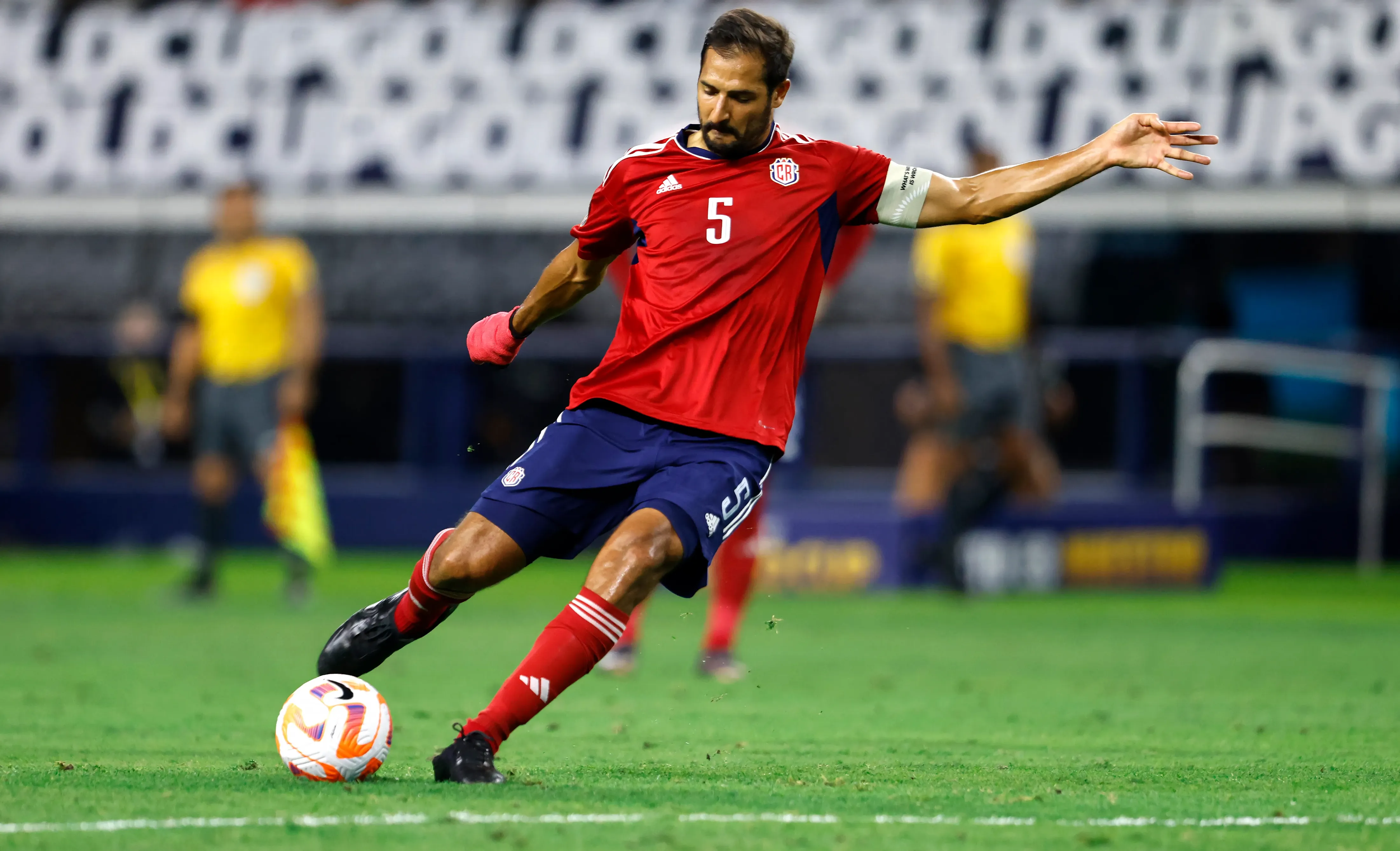 Le anotó golazo a Chile, hoy es DT y sufre drama similar a la Roja: “No ...