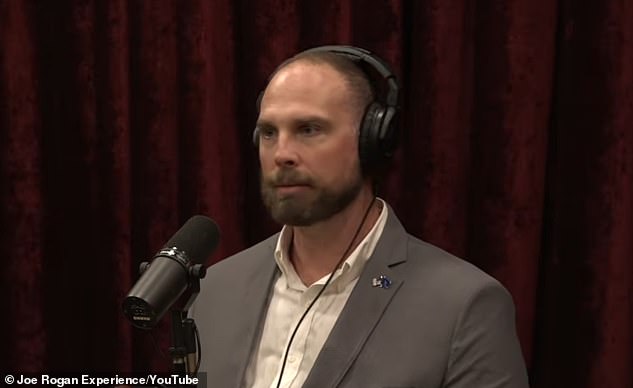 Air Force veteran makes wild claim on Joe Rogan of a secret UFO base at ...
