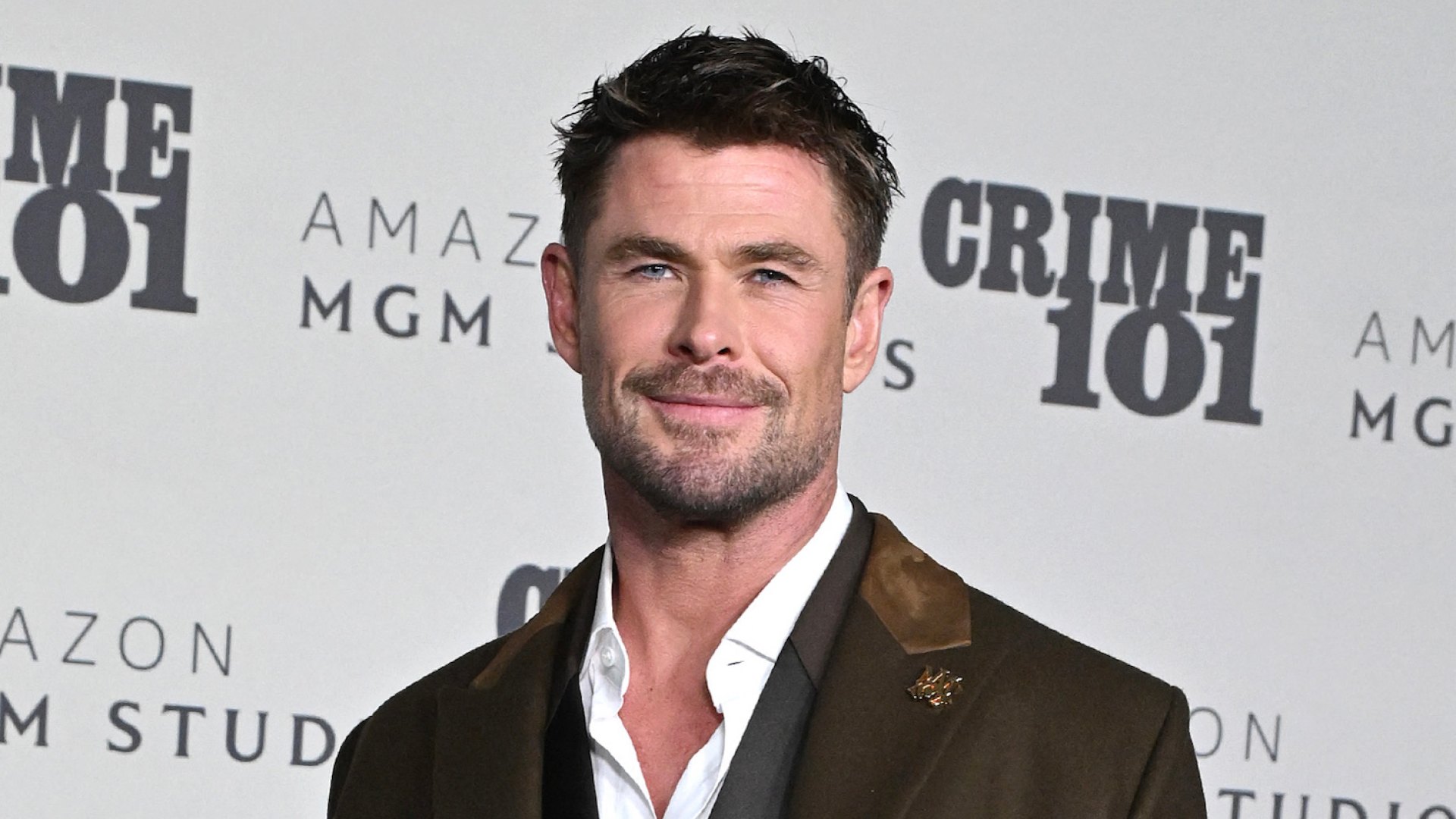 Chris Hemsworth's daughter, 14, wins bull riding competition: 'Savage'