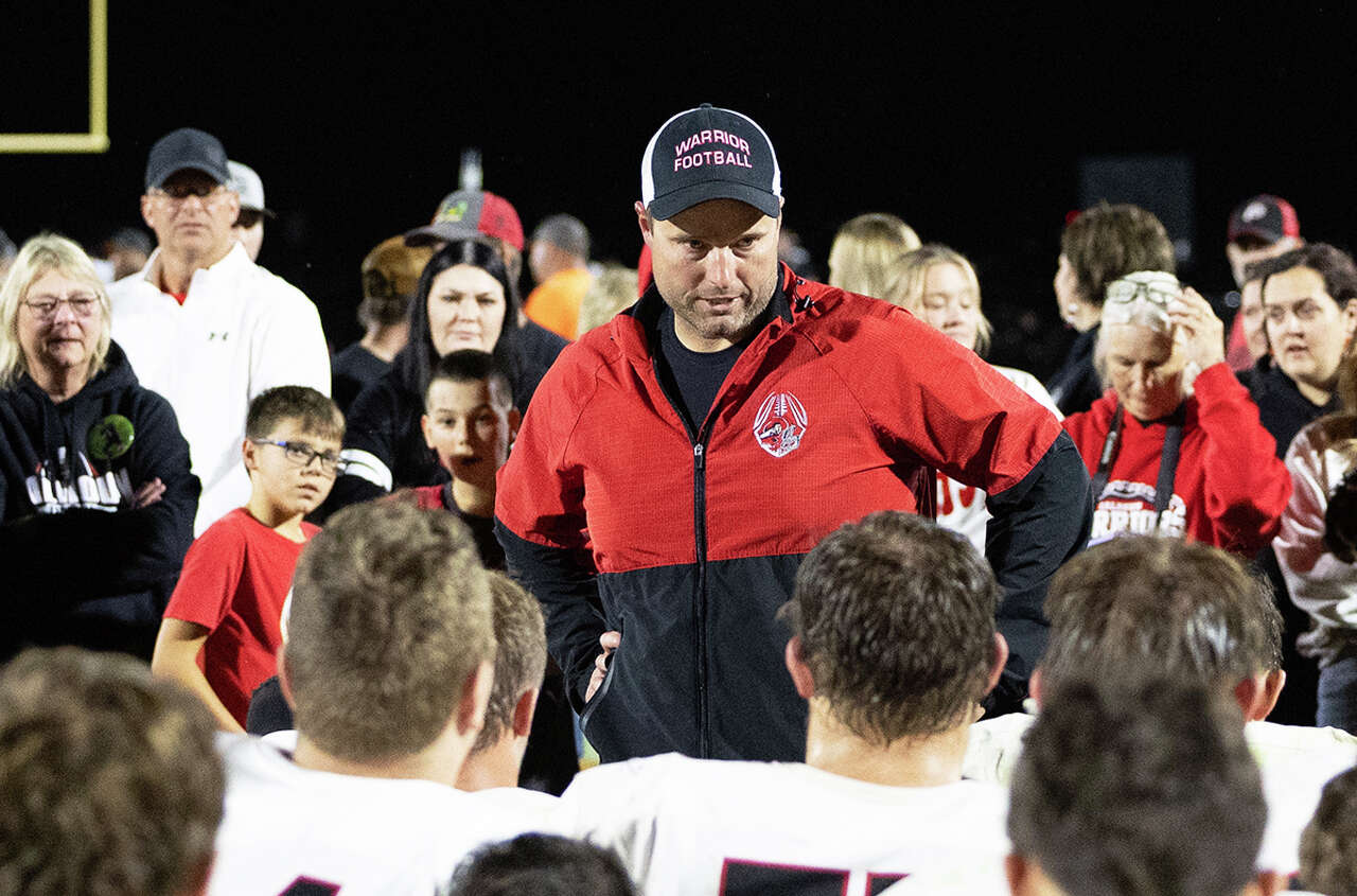 Calhoun gets to 6-0, Elmore gets to 100 as coach in win over Greenfield