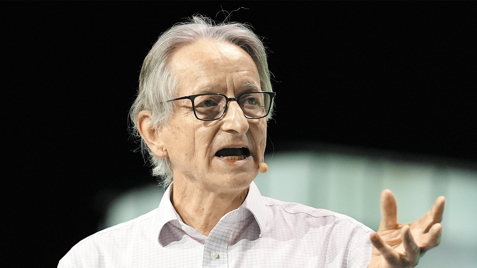 Godfather of AI Hinton: Work with China on AI, like Cold War nuclear ...
