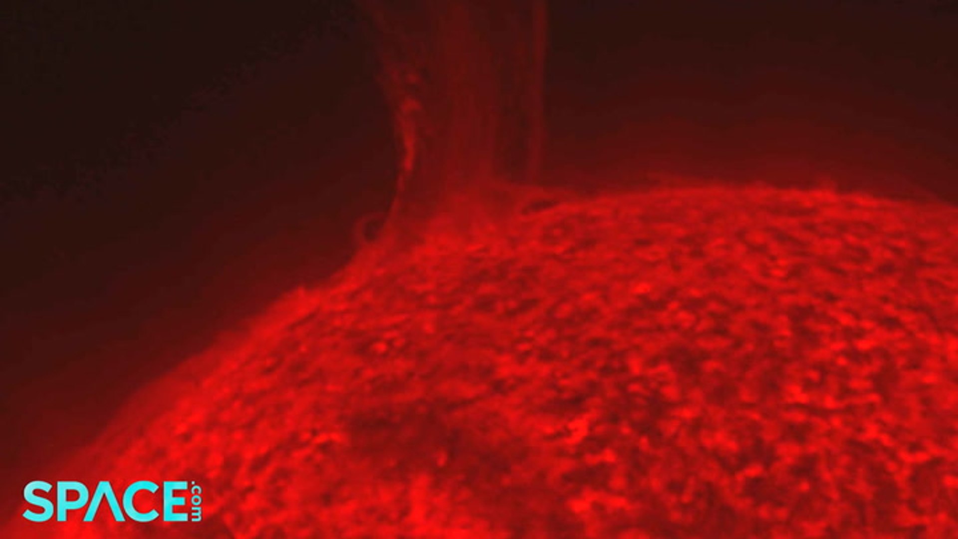 Sun blasts huge rush of mass, ESA says it warped the magnetic field