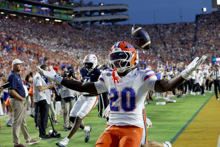 Brian Kelly sends college football upset alert ahead of major Week 5 clash