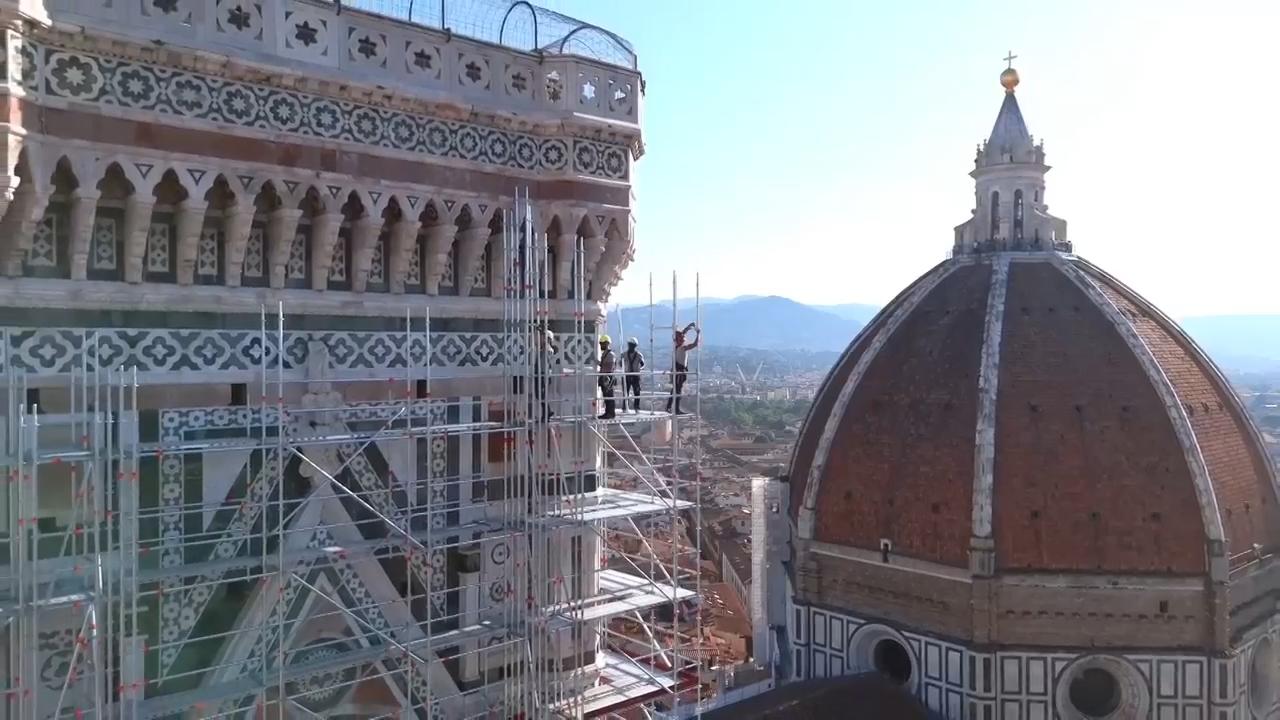 86-meter-high scaffolding for restoration of Giotto’s bell tower in ...