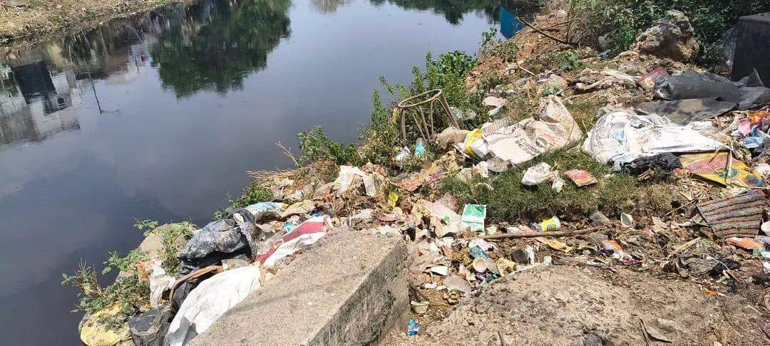 Sewage continues to flow into neglected Retteri lake in Chennai