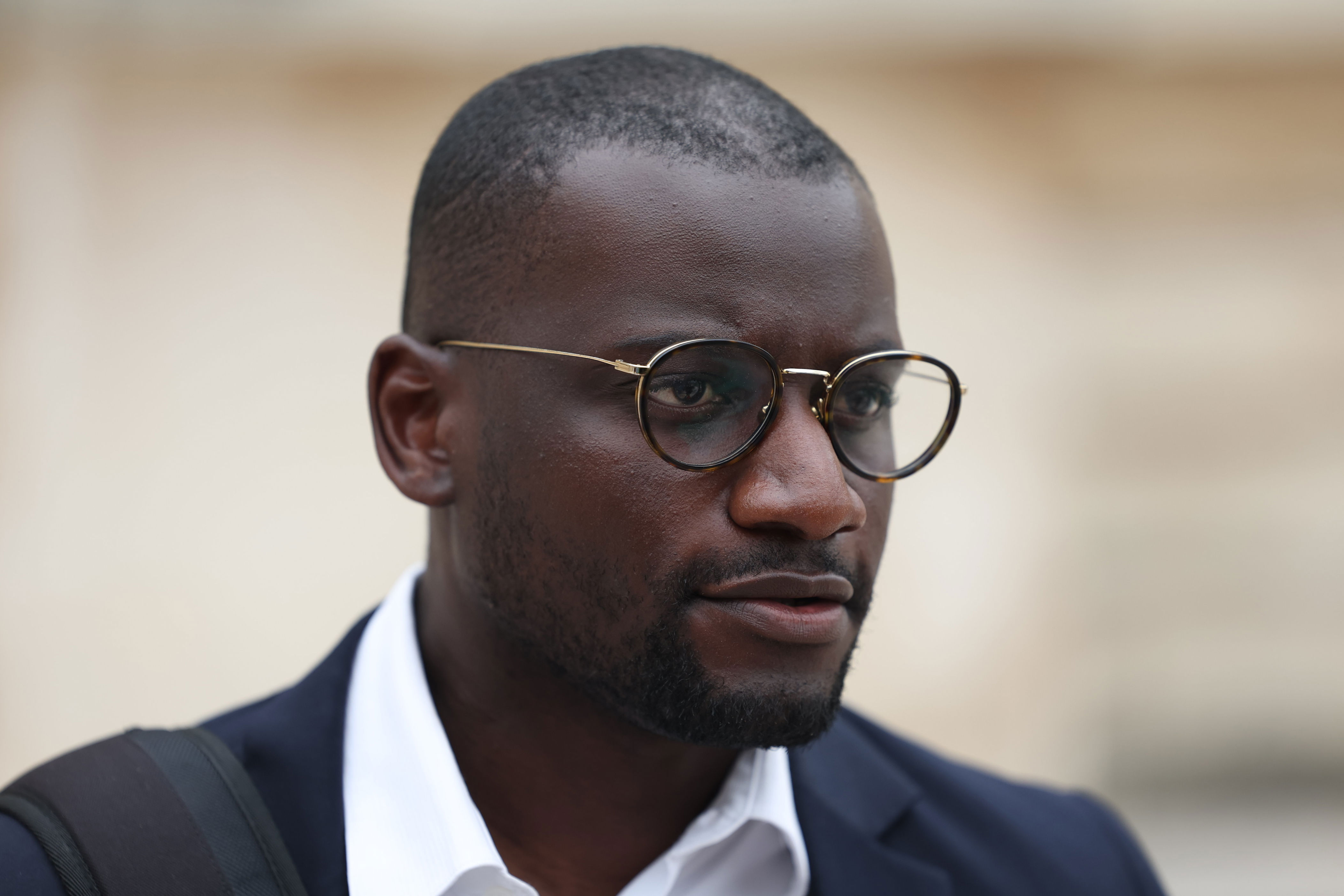 Note de Tracfin : le député LFI Carlos Martens Bilongo dépose une ...