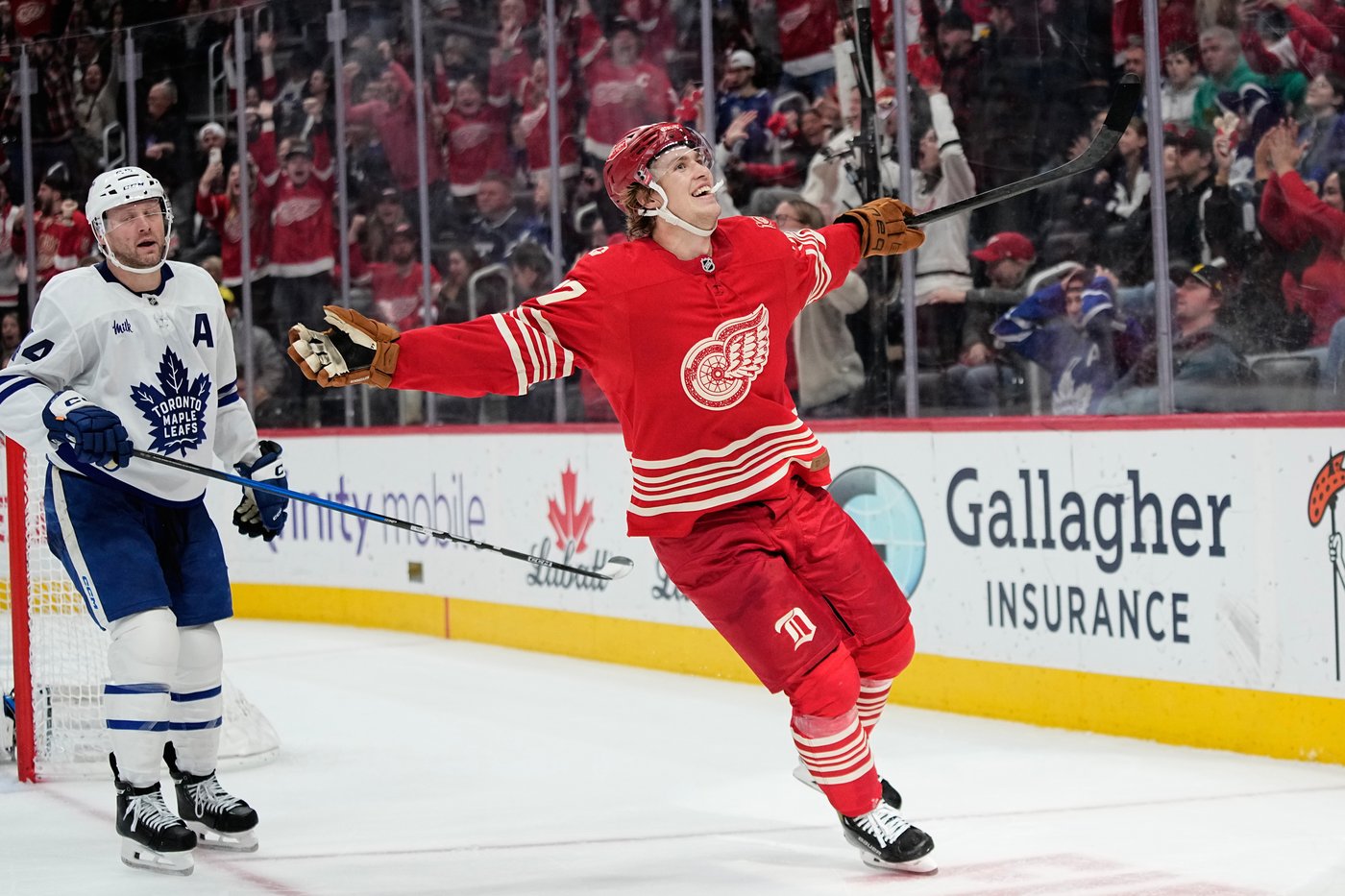 Simon Edvinsson remains unsigned on eve of Red Wings' season-opening ...