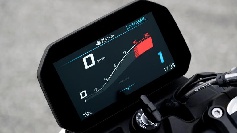 BMW F 450 R revealed: 48 HP twin-cylinder, streetfighter styling, four ...