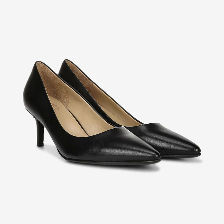 5 shoe types that could be making your plantar fasciitis worse—and the ...