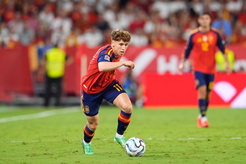 SEVILLA, SPAIN - SEPTEMBER 29: Victor Munoz of Spain runs with the ball during the UEFA Nations League 2026/27 group phase match between Spain and Croatia at Ramon Sanchez-Pizjuan stadium on September 29, 2026, in Sevilla, Spain. (Photo By Joaquin Corchero/Europa Press via Getty Images)