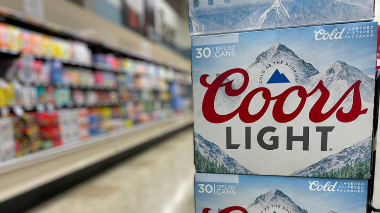 8 frequent complaints about American beer