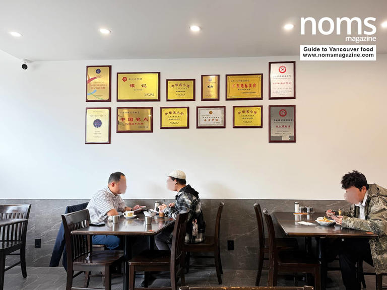 The 'King of rice noodle rolls' just quietly opened in Burnaby