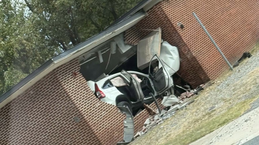 Rollover crash into Damascus building while fleeing deputies ends with ...