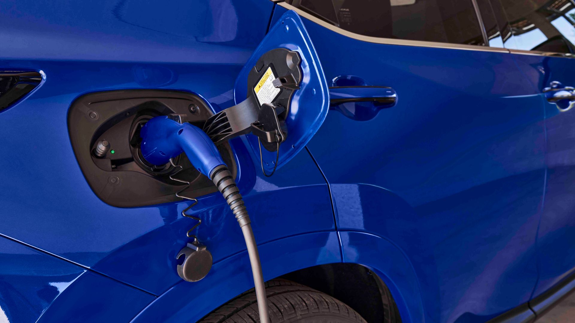 Why plug-in hybrids have more problems than EVs, hybrids, and gas cars