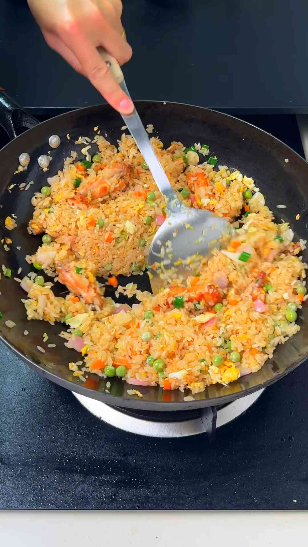 Chicken wing fried rice with comforting flavor