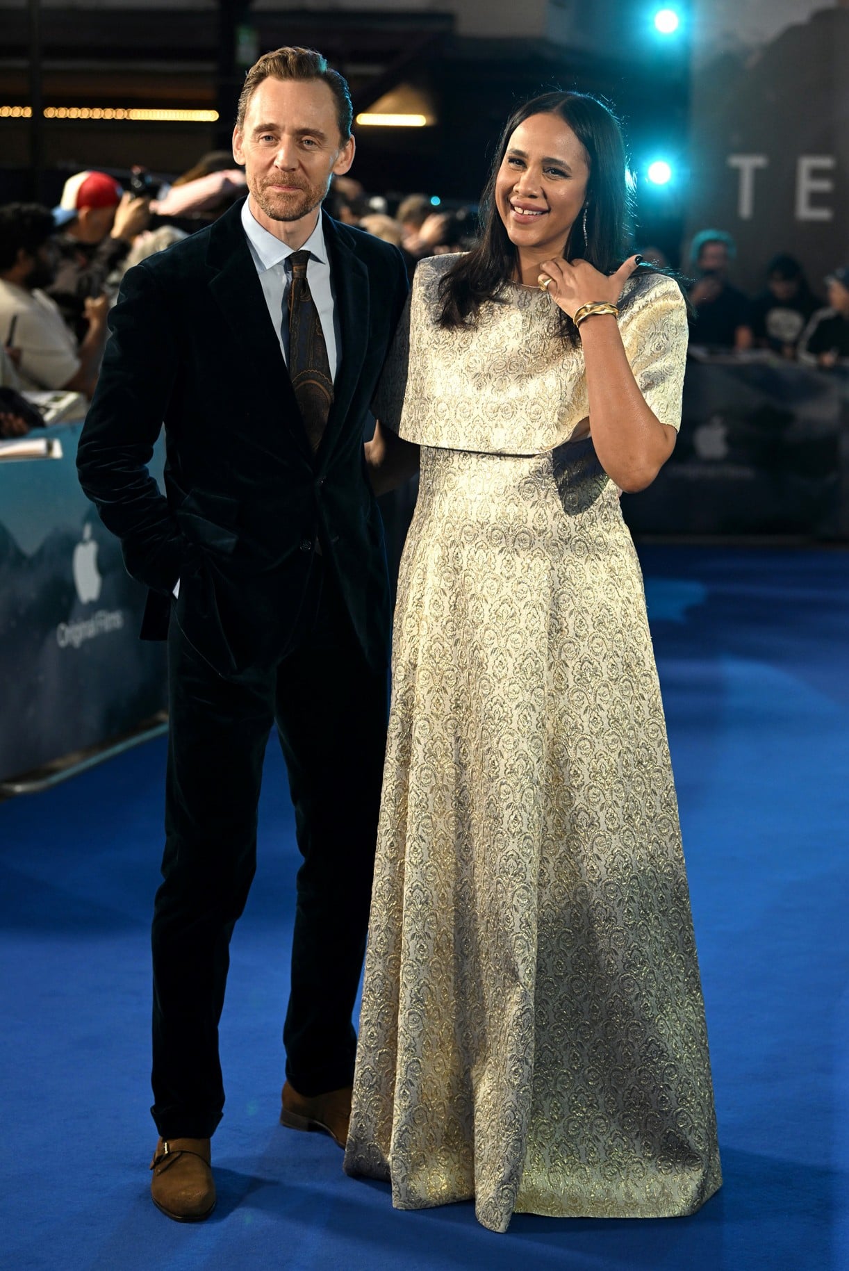 Tom Hiddleston & partner Zawe Ashton share sweet red carpet moments at ...