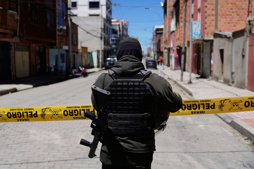 Bolivia detiene al fiscal general y lo acusa de proteger a narcos en ...