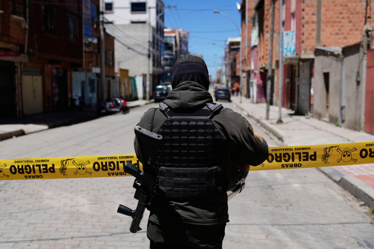 Bolivia detiene al fiscal general y lo acusa de proteger a narcos en ...