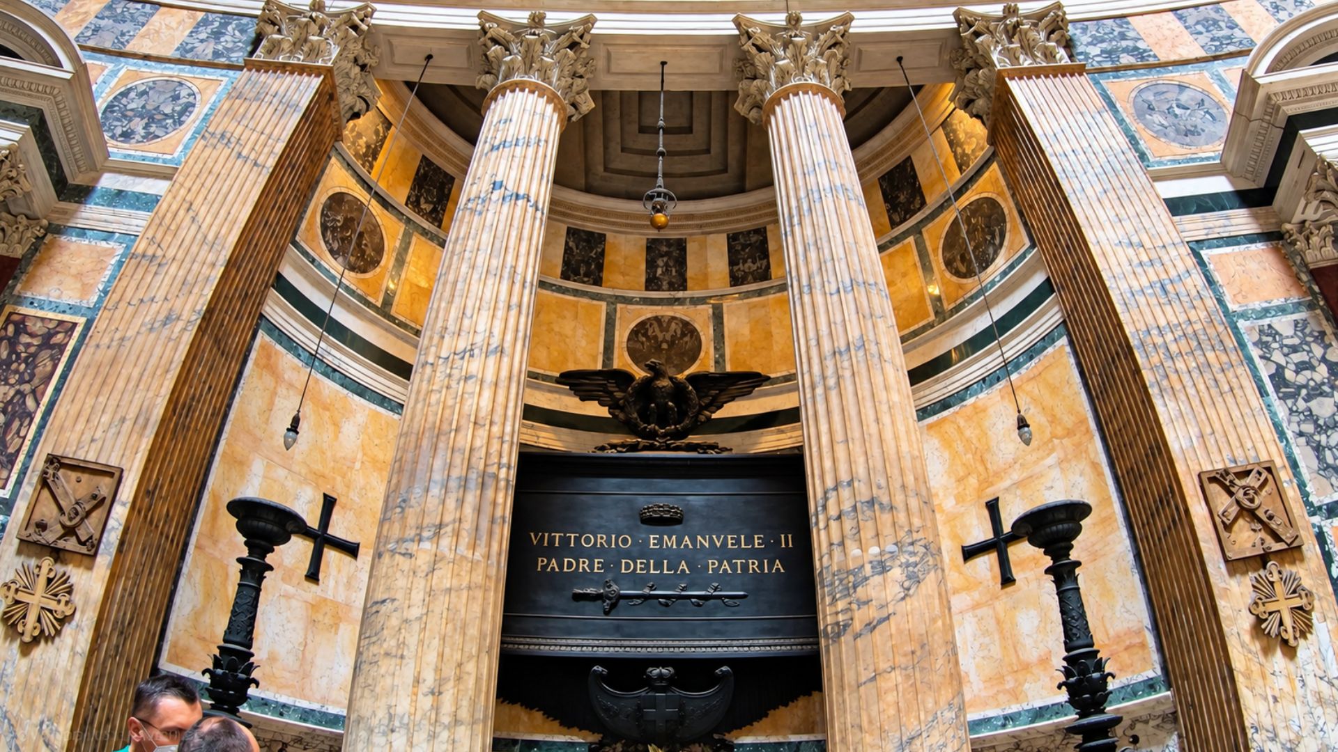 Inside Rome’s Pantheon among marble columns and royal memorials (4K)