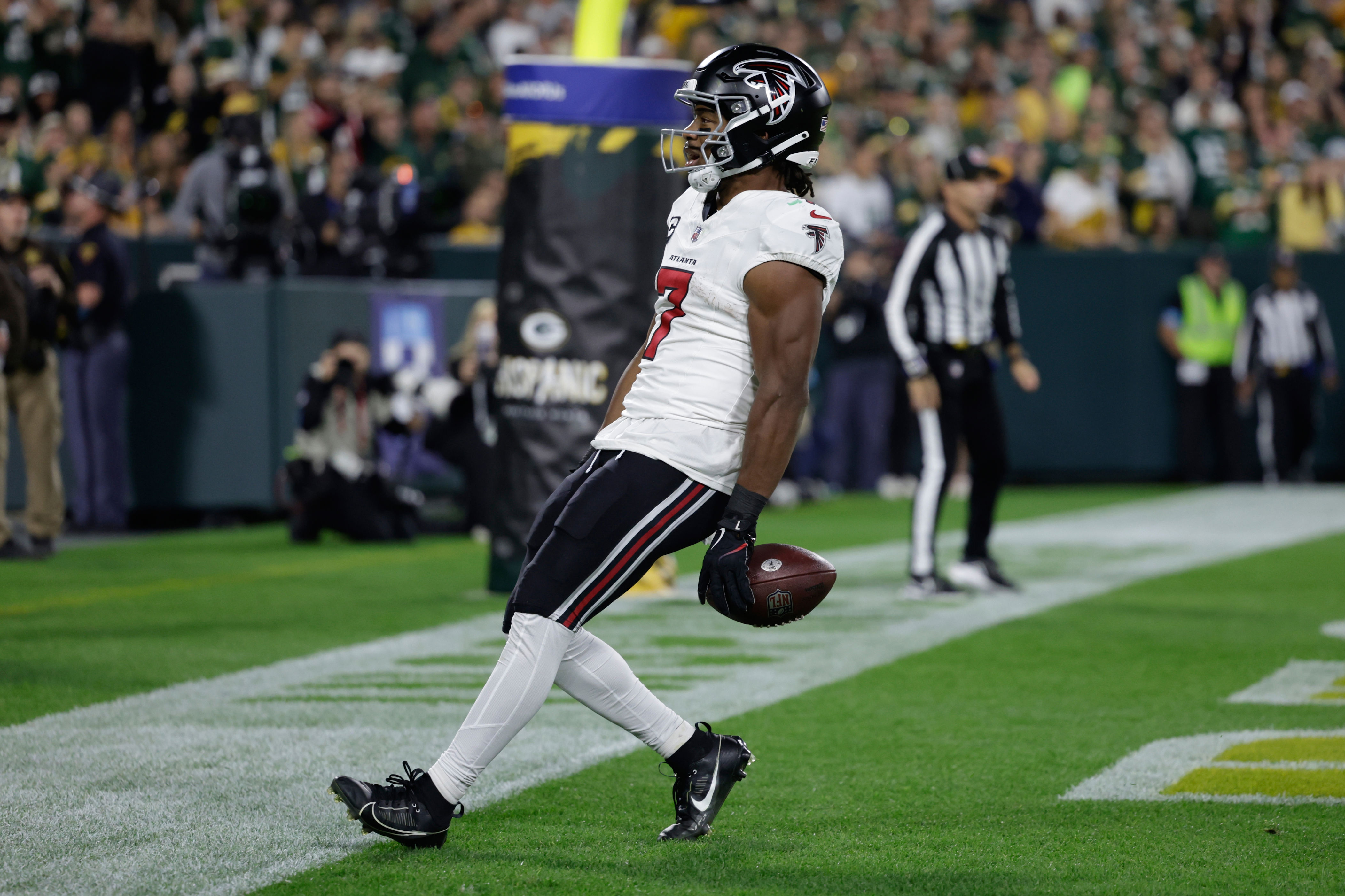 Falcons and Saints renew their longstanding rivalry as each seek early ...