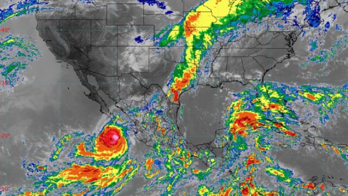Rachel se intensifica a huracán categoría 3 al sur de Baja California Sur