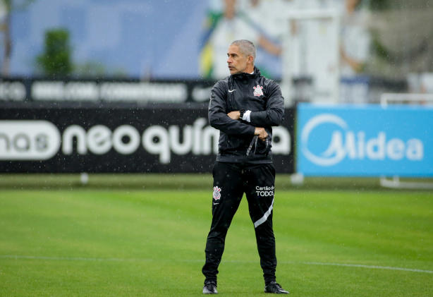 Sylvinho avalia trabalho como treinador no Corinthians e comenta sobre ...
