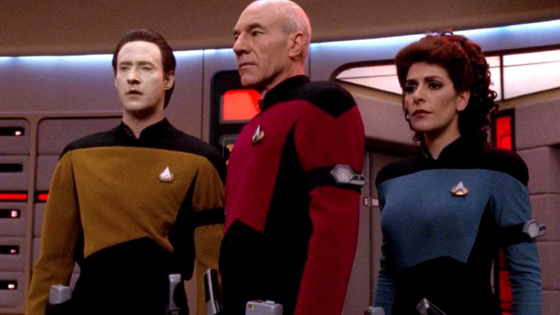 Star Trek's bold new Starfleet uniform redesigns are here and they're ...
