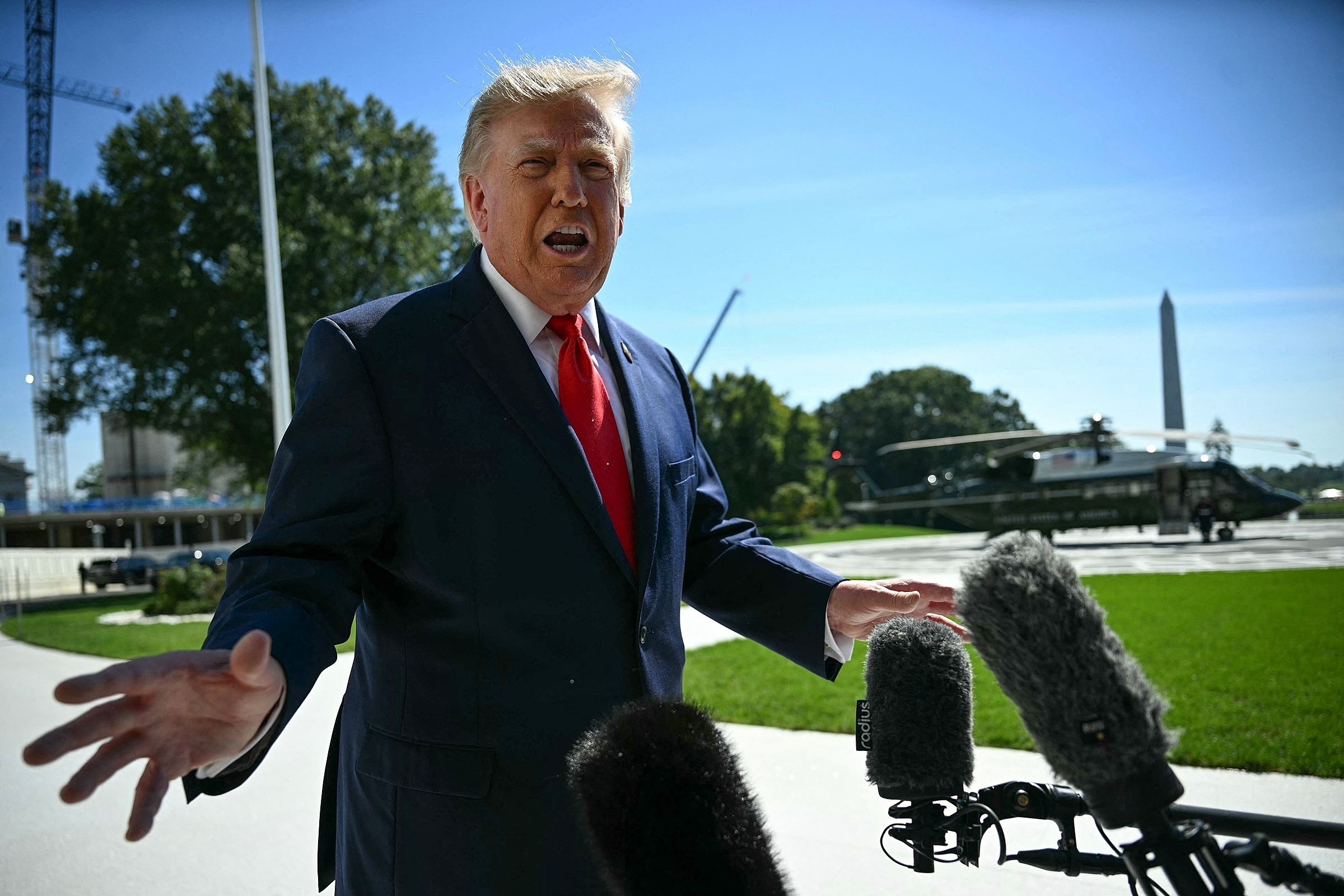 Ông Trump: Cơ phó flydubai có thể liên quan Iran