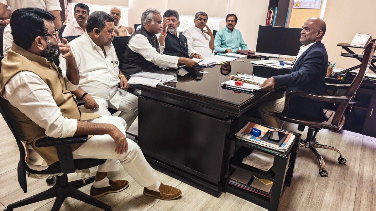 Karnataka Form 7 row escalates, EC orders action over fake voter ...