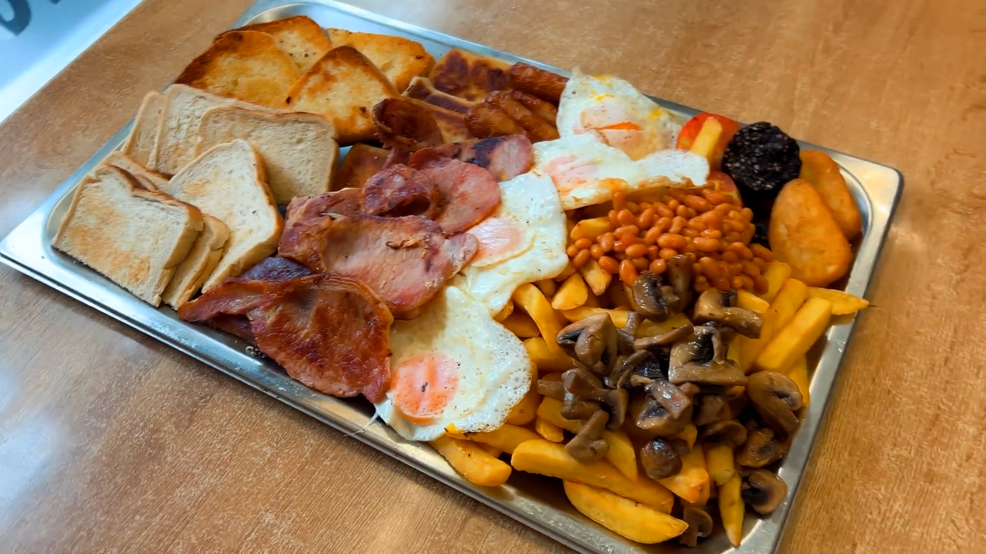 Woman attempts giant Ulster Fry breakfast challenge with over 1,000 ...