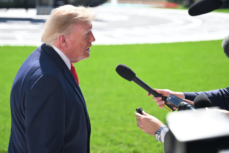 Trump without TV pool on big travel day after banning CNN again
