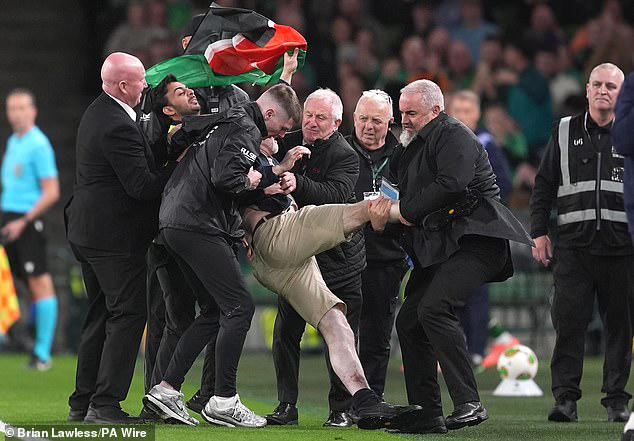 Ireland fans disrupt Austria clash in Israel protest: Tennis balls ...