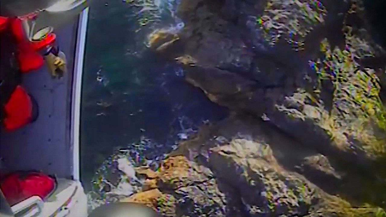 Boater swims to shore after 40-foot fishing boat sinks in Alaska
