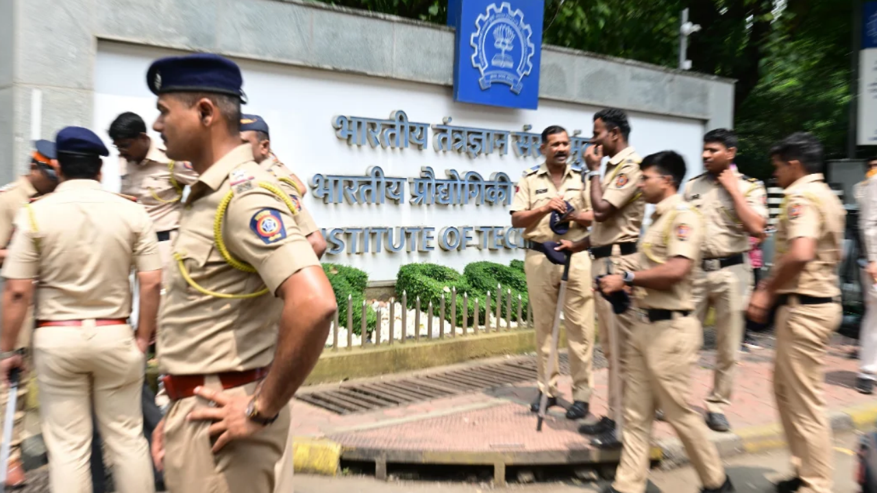 Teachers seek forum statement withdrawal: Six IIT-B faculty slam ...