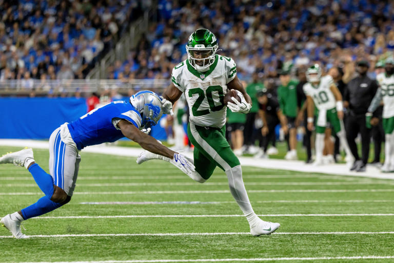 Breece Hall remains sidelined