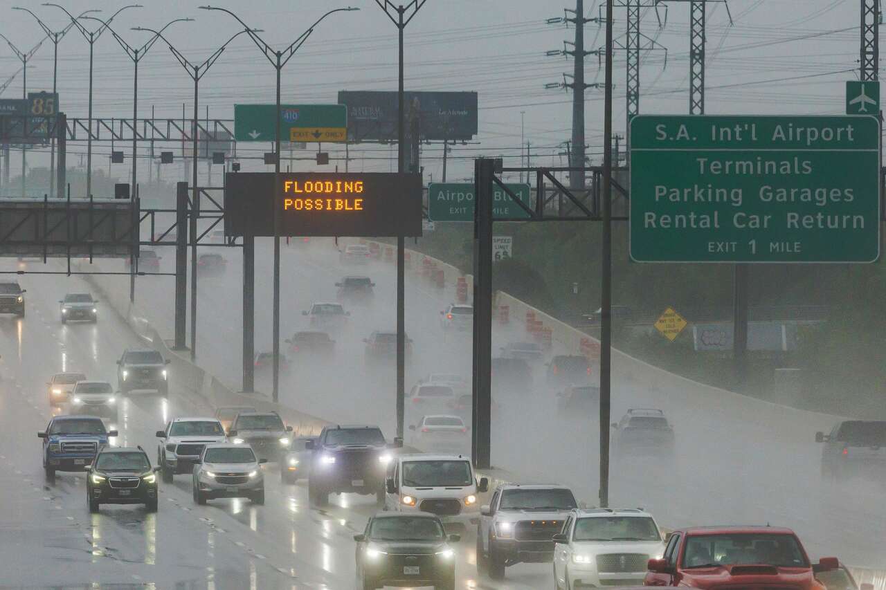 CPS outages: 800 customers without power following afternoon showers