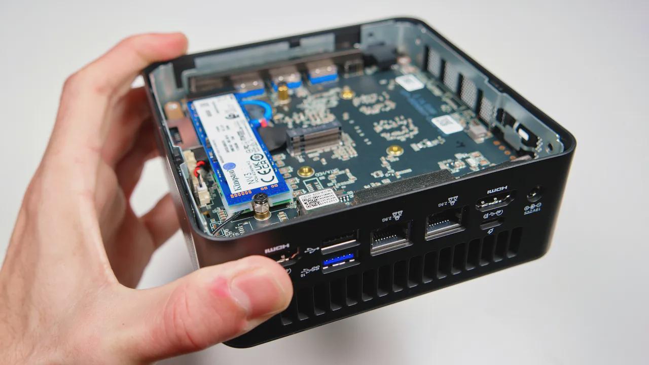 96GB de RAM, Intel Core Ultra 9 y refrigeración de triple tubo! GEEKOM ...