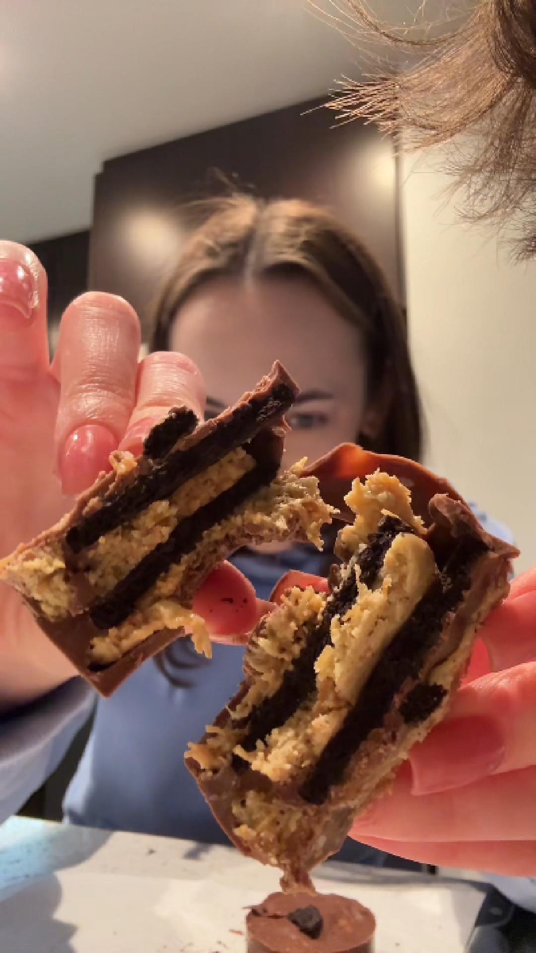 Dubai chocolate Oreos taste test