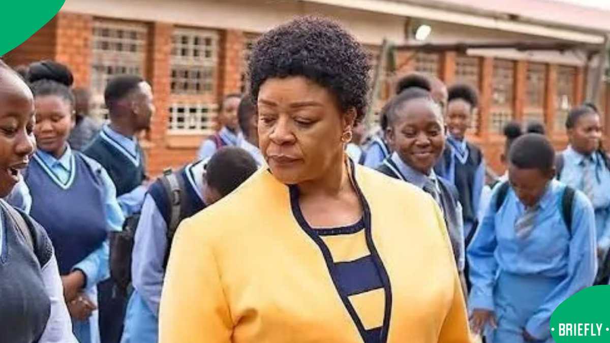 Photo: 'Skeem Saam' fans drag Thobakgale's wardrobe