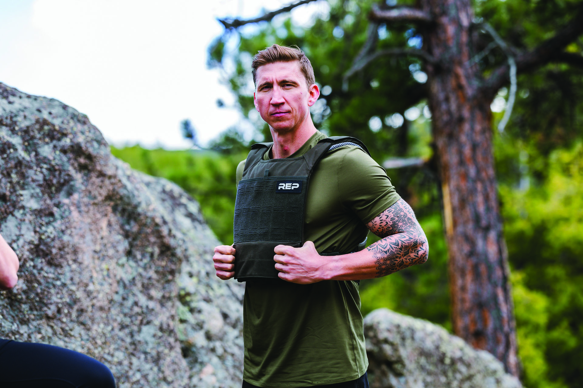 Why this 20-minute weighted vest workout helps busy men build full-body ...