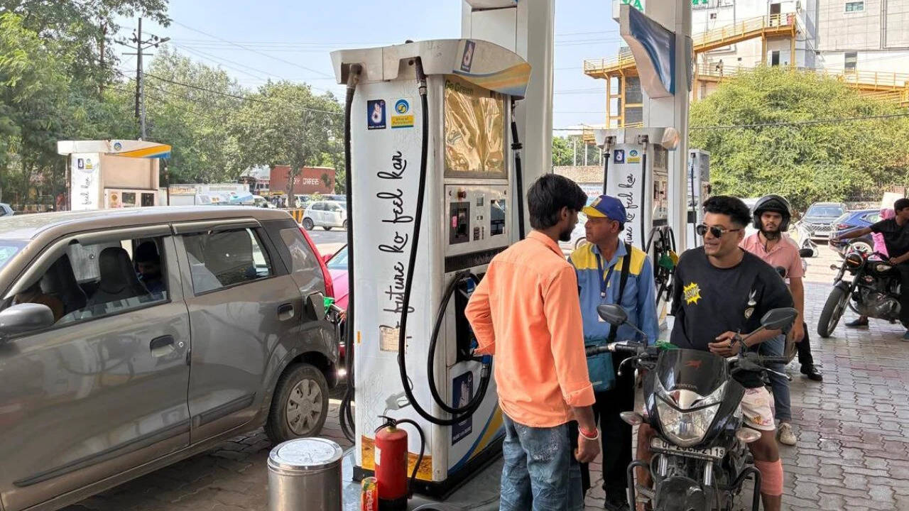 Govt warns against fuel caps: Ministry tells retailers to stop ...