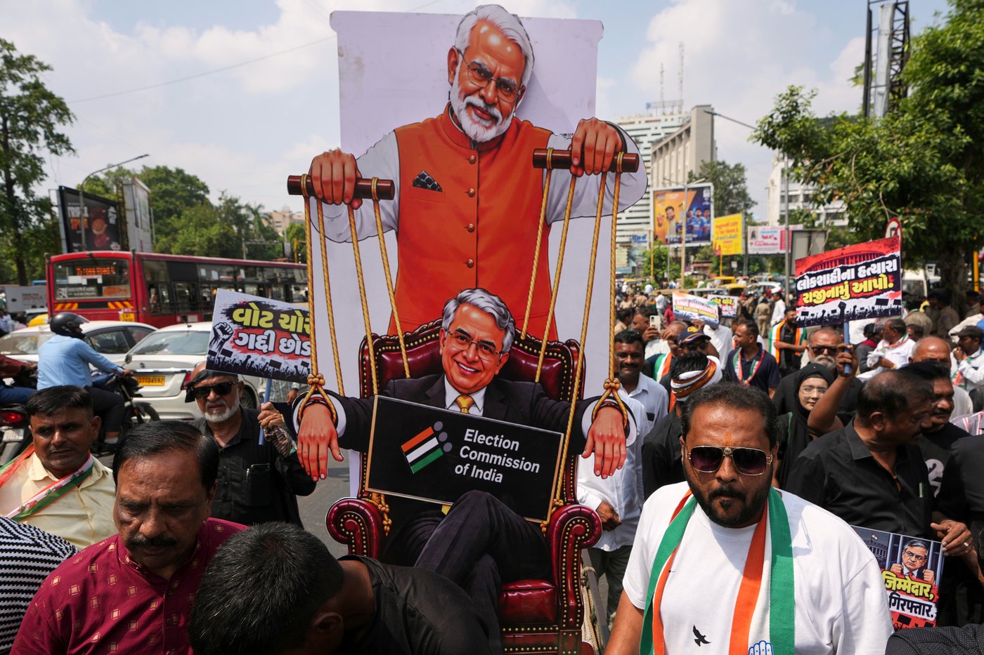 'Cockroach' protesters demand India's election chief resign over ...