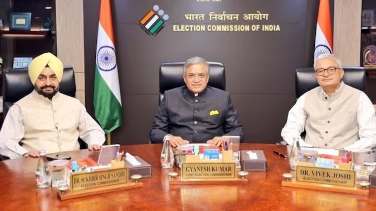 Election Commission orders special drive in 20 states where SIR is done ...