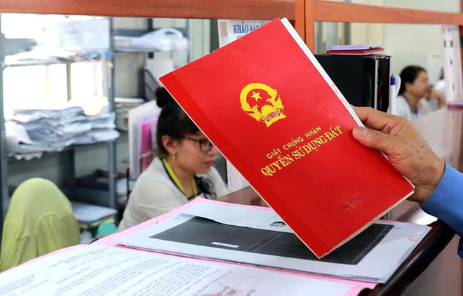 Sổ đỏ phải mang tên người, không phải tên hộ