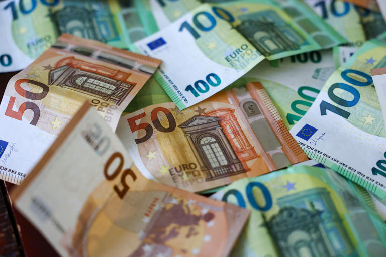 Bad money habits to avoid in the lead-up to the festive season