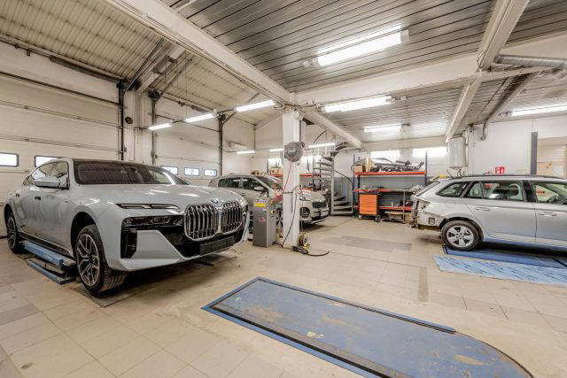 AC Schnitzer avoids closure after a last-minute deal saves the ...