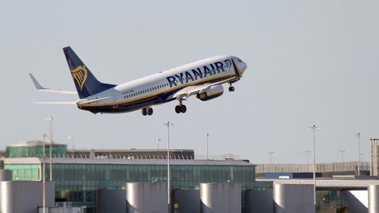 Major budget airline cancels over 1,000 flights amid air traffic ...