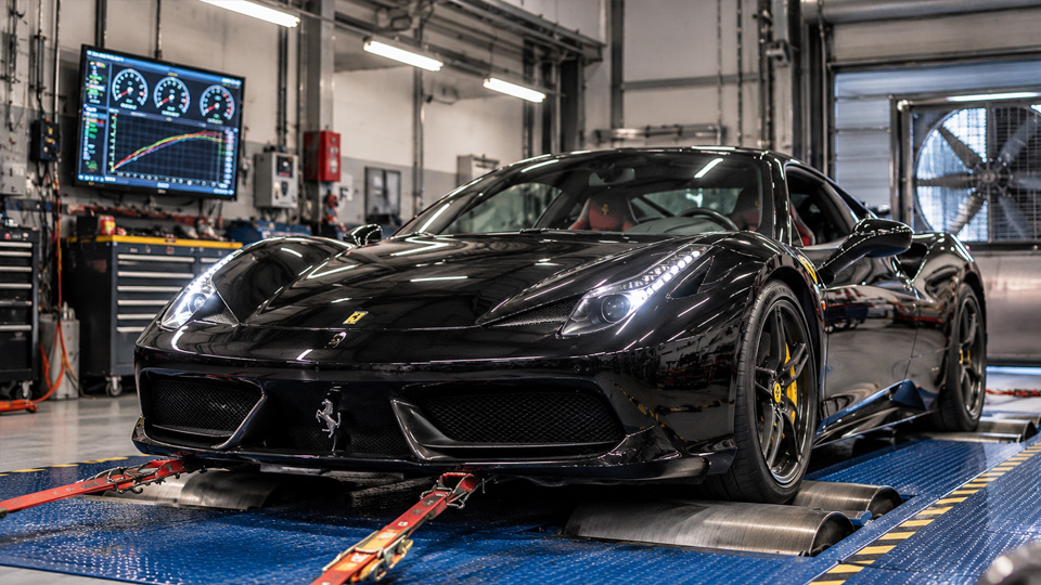 This Ferrari 458 screams all the way to 9,000 RPM